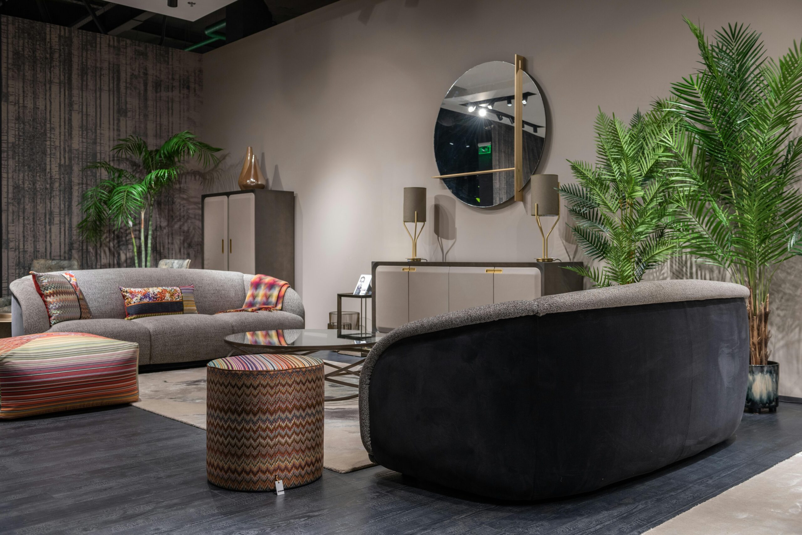 Urban Curve Comfort Sofa - Image 3