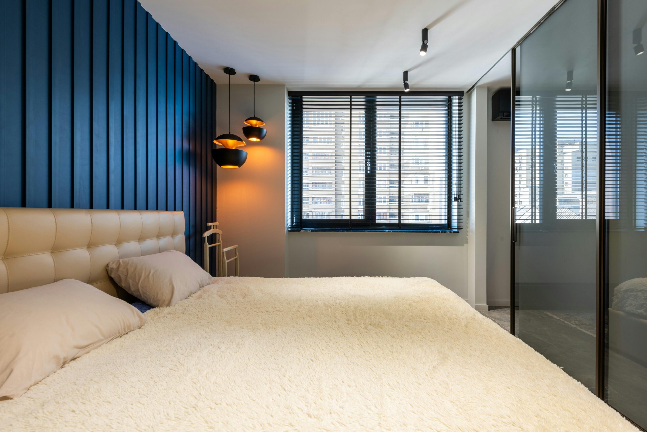 Modern Panel Luxe Bed - Image 3