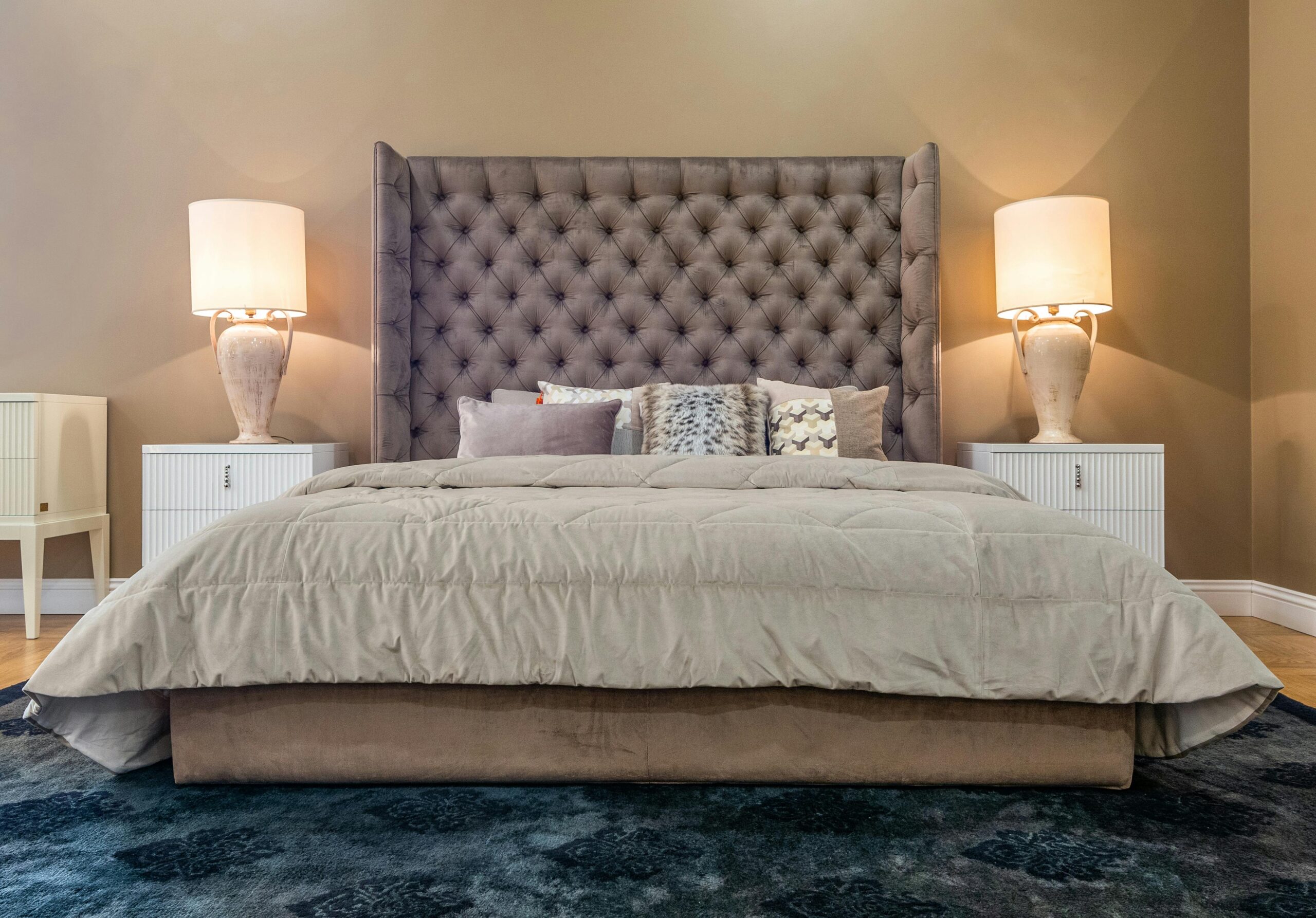 Royal Tufted Luxe Bed - Image 3
