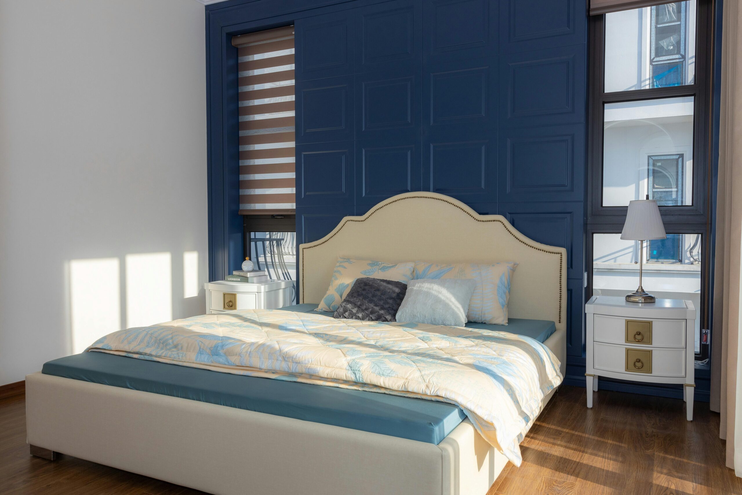 Classic Arch Panel Bed